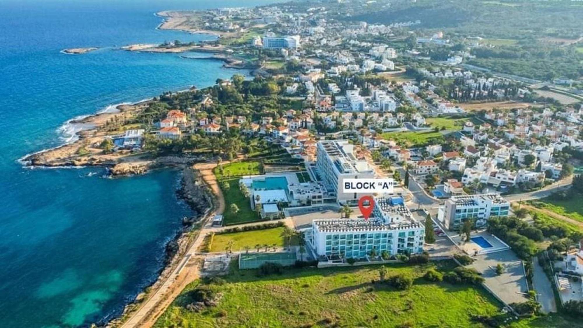 Amber - Coralli Beachfront Apartment Protaras Eksteriør billede