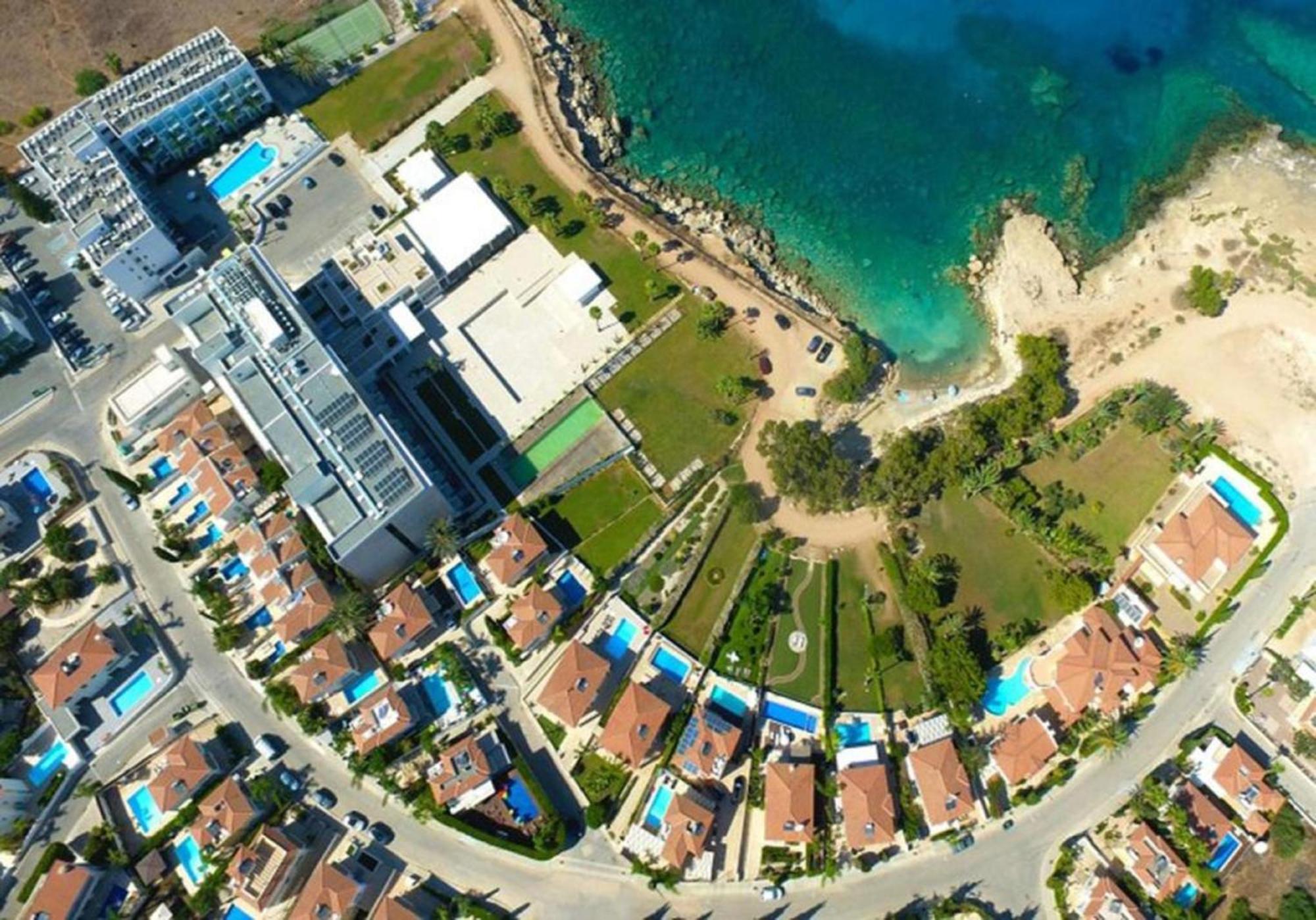 Amber - Coralli Beachfront Apartment Protaras Eksteriør billede
